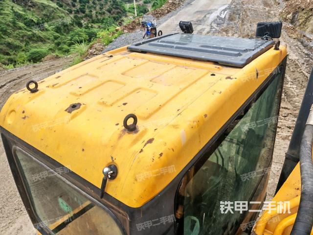 駕駛室頂部俯視(上車部件) 駕駛室頂部俯視(上車部件)