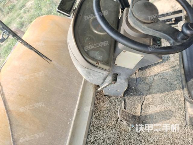 后玻璃角標(biāo)（壓路機(jī)駕駛室）