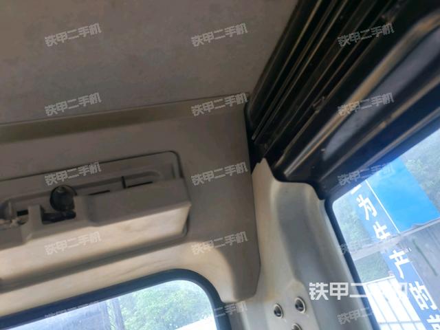 驾驶室左前45度（驾驶室部分）