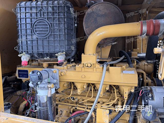 发动机左侧（整机外观及大件）