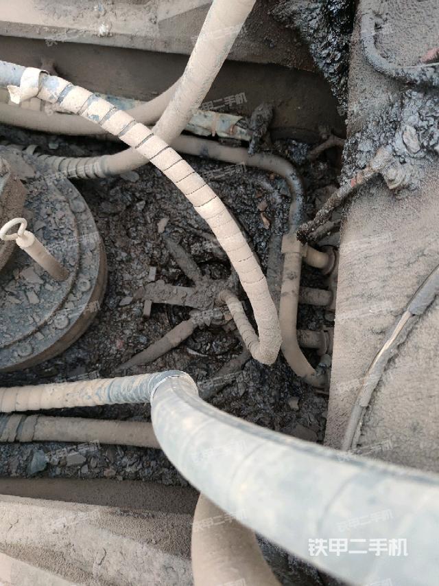 雷沃重工FR370E-HD挖掘机的设备实拍-第46张实拍照片