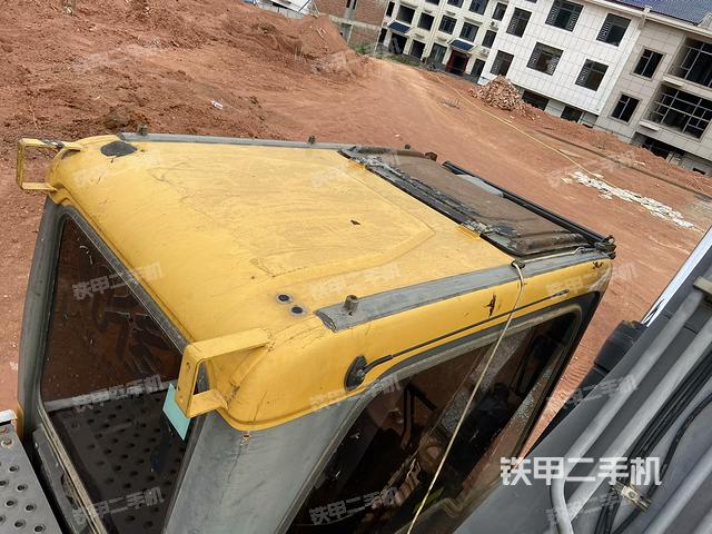駕駛室頂部俯視(上車部件) 駕駛室頂部俯視(上車部件)