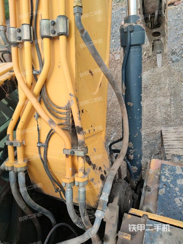 大臂背部俯視（工作和回轉(zhuǎn)裝置）