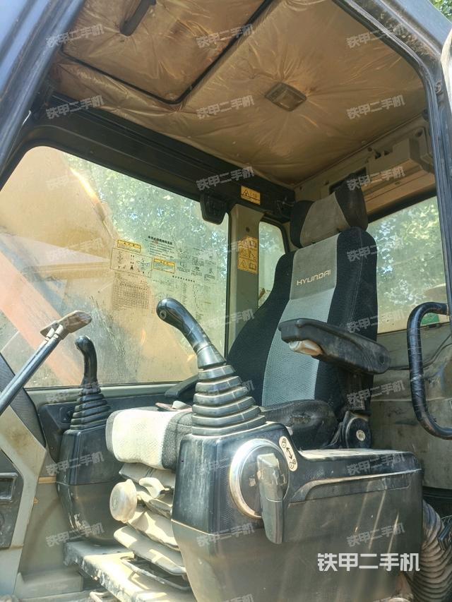 駕駛室整體（整機外觀）