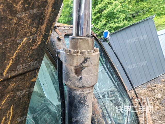 转盘和下车架正前（工作和回转装置）