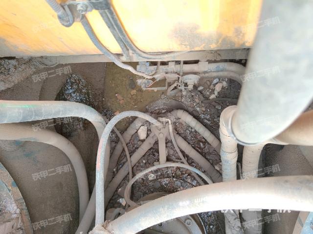 中央回轉(zhuǎn)接頭特寫（上車部件）