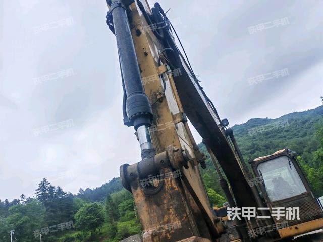 小臂整体左后（工作和回转装置）