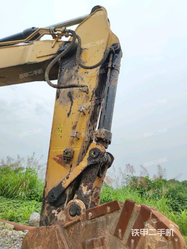 小臂整體右前(工作和回轉(zhuǎn)裝置) 小臂整體右前(工作和回轉(zhuǎn)裝置)