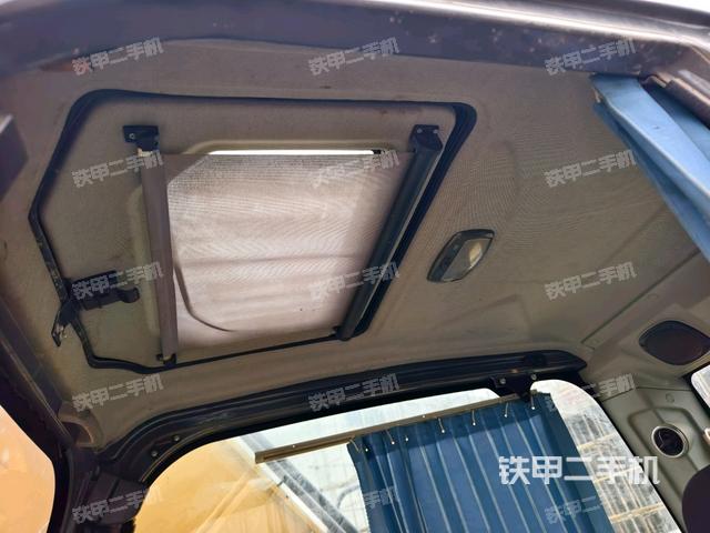 頂棚整體(駕駛室部分) 頂棚整體(駕駛室部分)