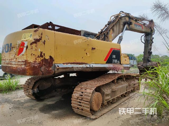 雷沃重工FR370E-HD挖掘机的设备实拍-第3张实拍照片