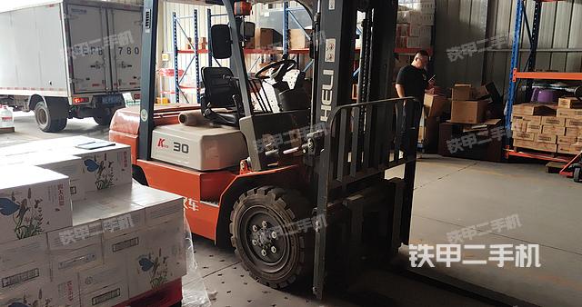 整机右侧（设备外观及核心部件）