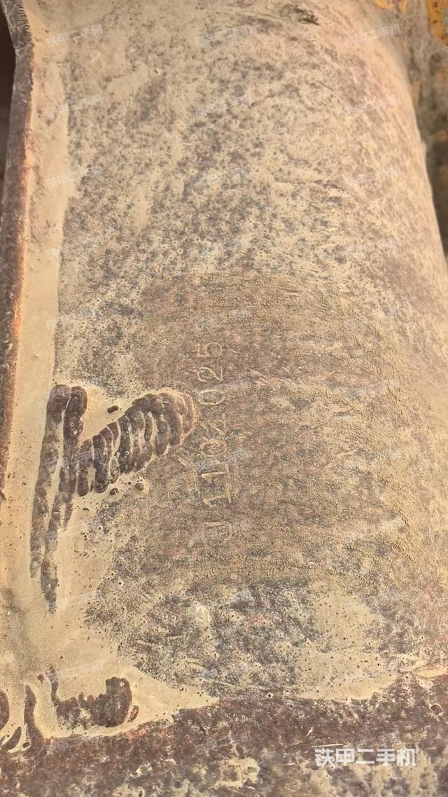 驾驶室顶部（整机外观）