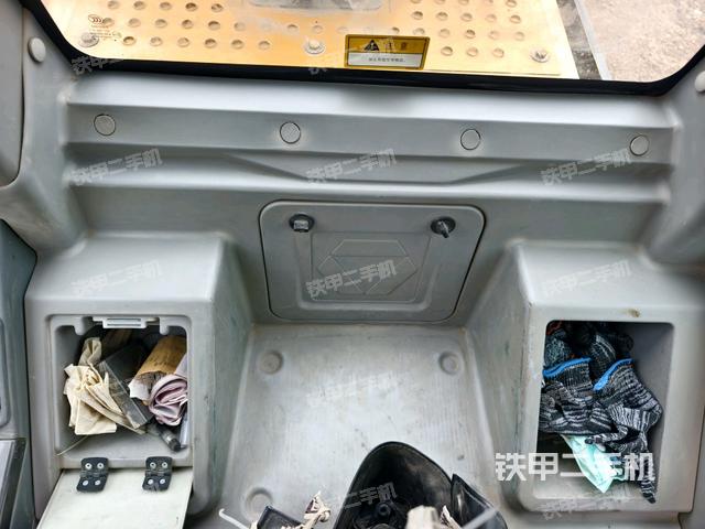 座椅后部(駕駛室部分) 座椅后部(駕駛室部分)