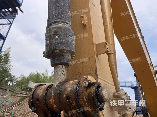小臂整體右前(工作和回轉(zhuǎn)裝置) 小臂整體右前(工作和回轉(zhuǎn)裝置)