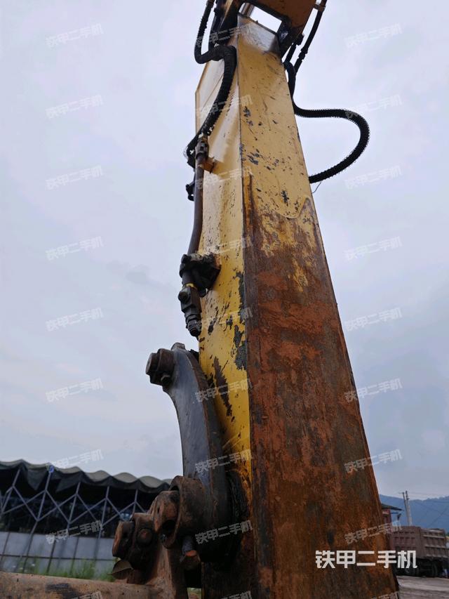小臂整體左后(工作和回轉裝置) 小臂整體左后(工作和回轉裝置)