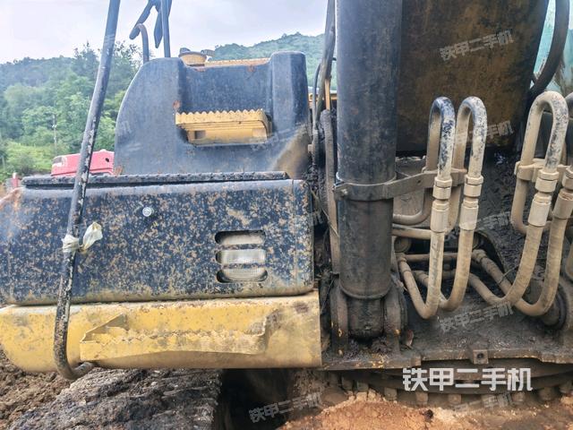 铲斗右后整体（工作和回转装置）