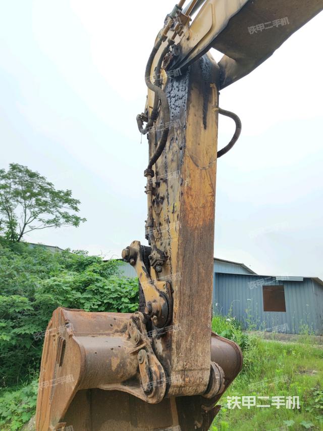 小臂整體左后(工作和回轉(zhuǎn)裝置) 小臂整體左后(工作和回轉(zhuǎn)裝置)