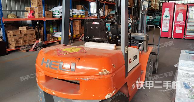 整机右后45°（设备外观及核心部件）