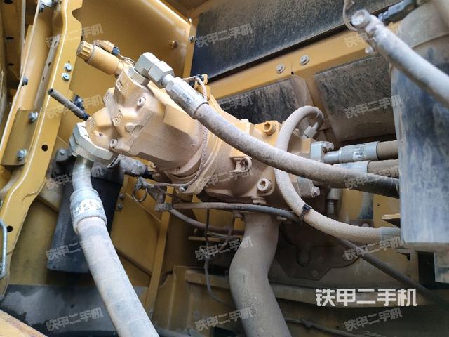 液壓泵斜45?右(大件艙室) 液壓泵斜45?右(大件艙室)