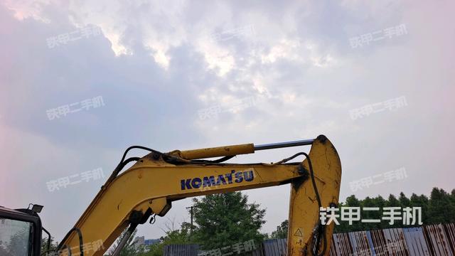 大臂整體?右側(cè)(工作和回轉(zhuǎn)裝置) 大臂整體?右側(cè)(工作和回轉(zhuǎn)裝置)