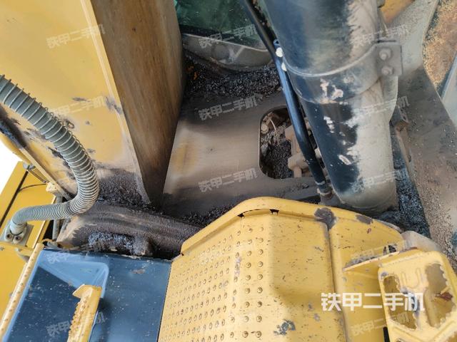 大臂根部?斜視(工作和回轉(zhuǎn)裝置) 大臂根部?斜視(工作和回轉(zhuǎn)裝置)