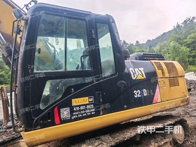 后窗玻璃角标（驾驶室部分）