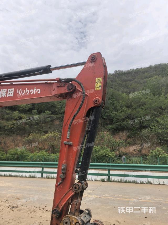 小臂整體左后(工作和回轉(zhuǎn)裝置) 小臂整體左后(工作和回轉(zhuǎn)裝置)
