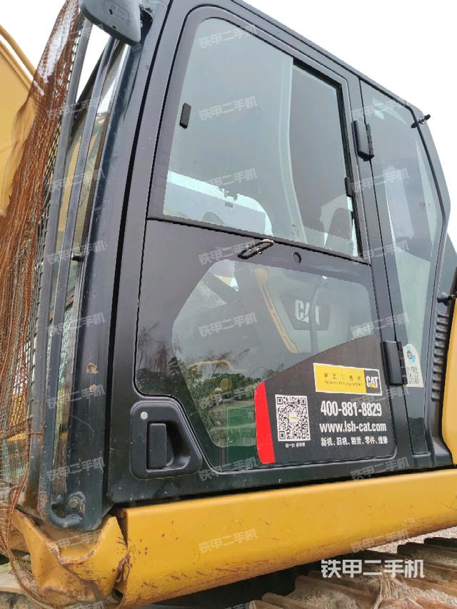 駕駛室左前45度(駕駛室部分) 駕駛室左前45度(駕駛室部分)