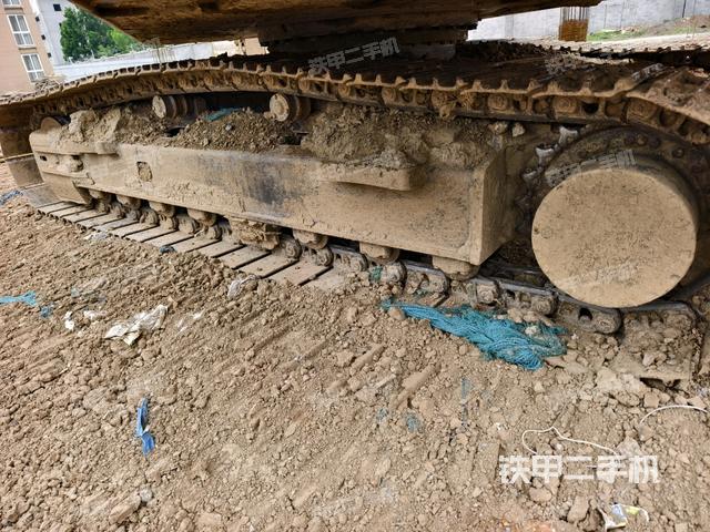 左側(cè)履帶整體?(行走機(jī)構(gòu)) 左側(cè)履帶整體?(行走機(jī)構(gòu))