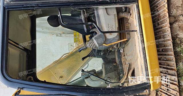 驾驶室整体（整机外观）