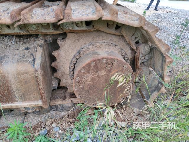 左驅(qū)動(dòng)輪(行走機(jī)構(gòu)) 左驅(qū)動(dòng)輪(行走機(jī)構(gòu))