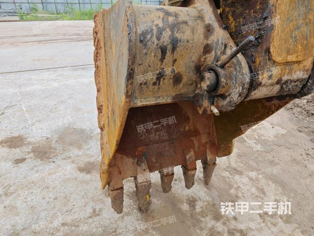 鏟斗右后整體(工作和回轉裝置) 鏟斗右后整體(工作和回轉裝置)