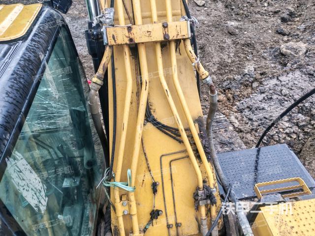 大臂背部俯视（工作和回转装置）