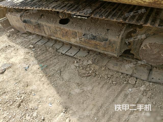 山东临工E675F挖掘机的设备实拍-第3张实拍照片