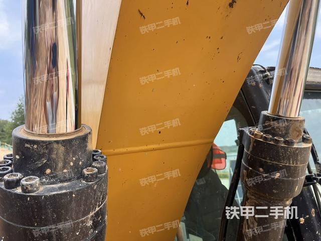 大臂油缸整體?豎拍(工作和回轉(zhuǎn)裝置) 大臂油缸整體?豎拍(工作和回轉(zhuǎn)裝置)