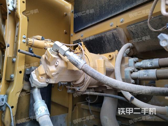 液壓泵斜45?左(大件艙室) 液壓泵斜45?左(大件艙室)