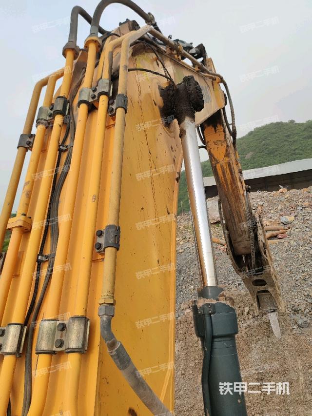 鏟斗右后整體（工作和回轉(zhuǎn)裝置）