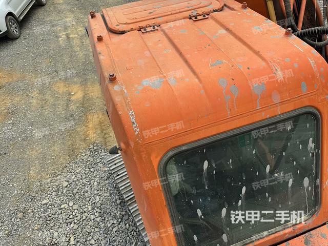 驾驶室顶部（整机外观）