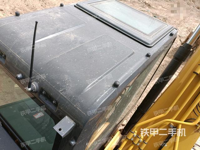 駕駛室頂部(整機外觀) 駕駛室頂部(整機外觀)