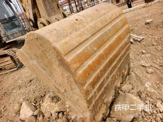 鏟斗45度(工作和回轉(zhuǎn)裝置) 鏟斗45度(工作和回轉(zhuǎn)裝置)