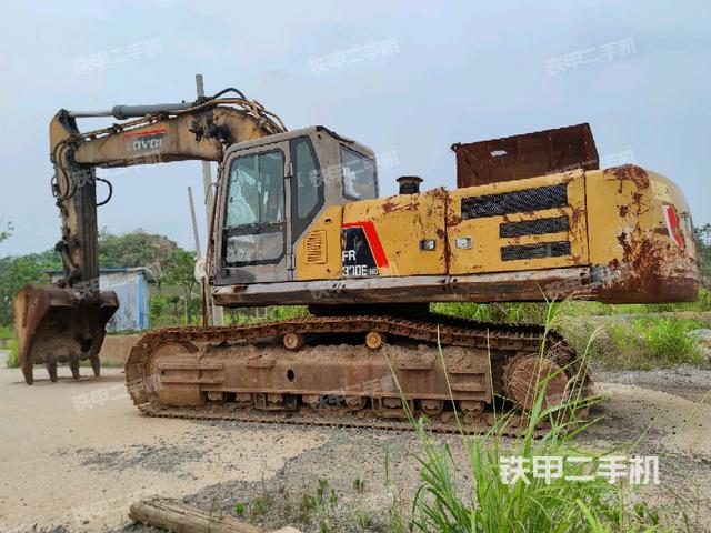 雷沃重工FR370E-HD挖掘机的设备实拍-第2张实拍照片