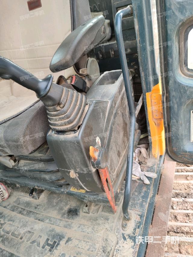 座椅左側(cè)控制臺/音響/含左手柄（駕駛室部分）