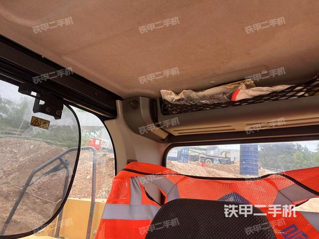 頂棚整體(駕駛室部分) 頂棚整體(駕駛室部分)