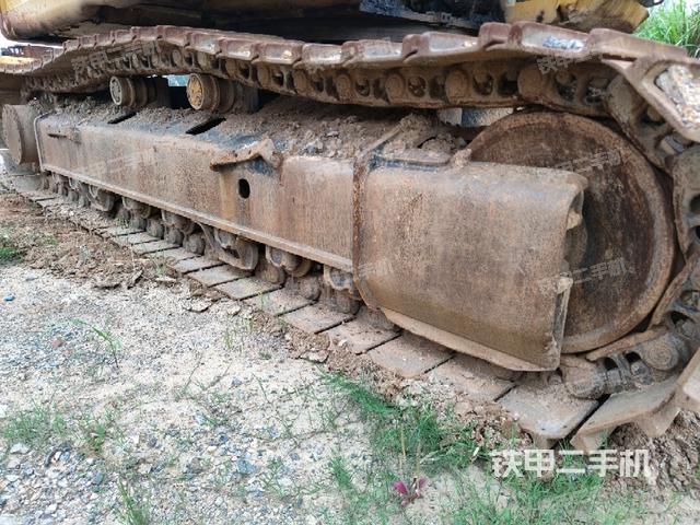 右側(cè)履帶整體(行走機(jī)構(gòu)) 右側(cè)履帶整體(行走機(jī)構(gòu))