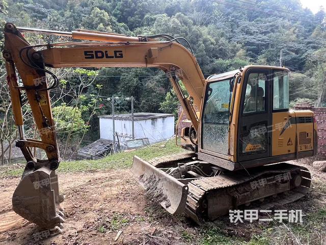 山東臨工E680F挖掘機(jī)
