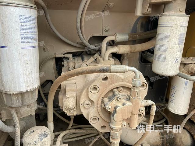 液壓泵斜45?右(大件艙室) 液壓泵斜45?右(大件艙室)
