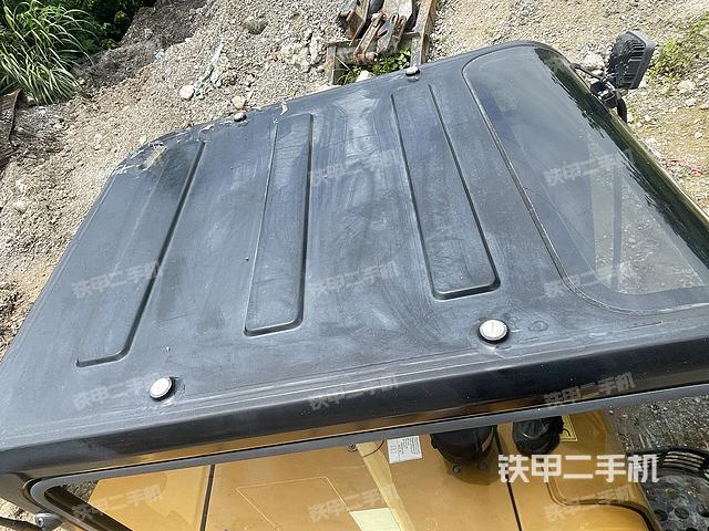 驾驶室顶部（整机外观）