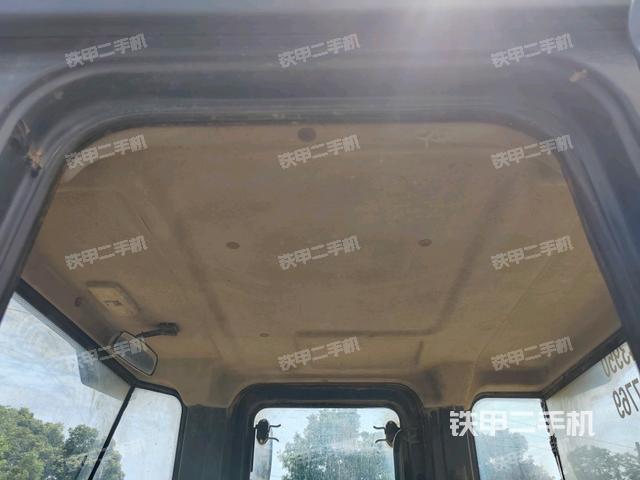 驾驶室顶部 外(驾驶室部分) 驾驶室顶部 外(驾驶室部分)