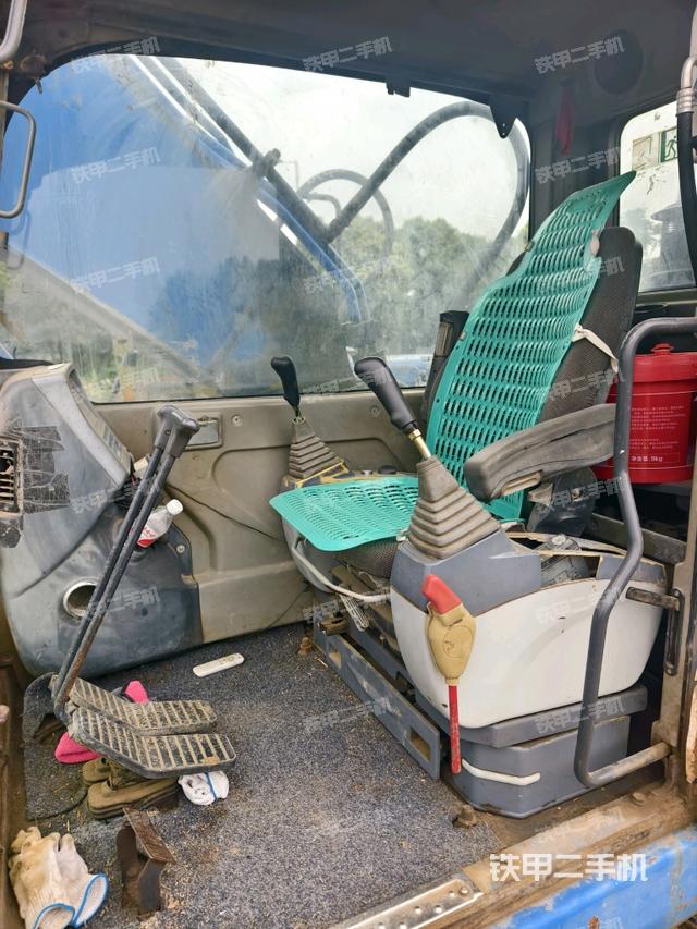 座椅后部（駕駛室部分）