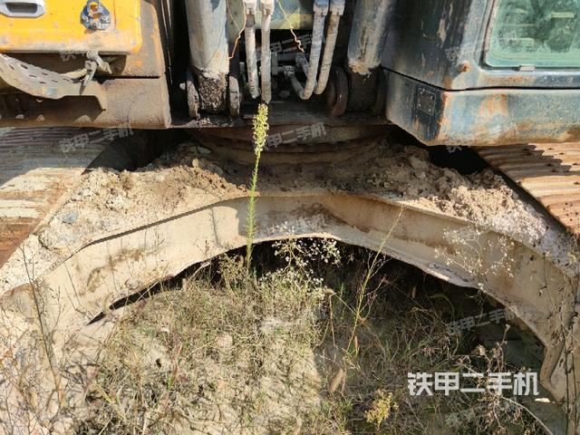 轉盤和下車架正前(工作和回轉裝置) 轉盤和下車架正前(工作和回轉裝置)
